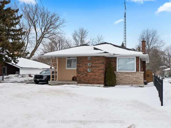 434 Major St #B, Cobourg, ON K9A 4E1