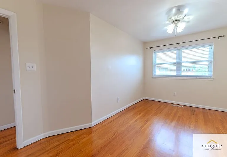 945 Stormont Cir — Photo 13