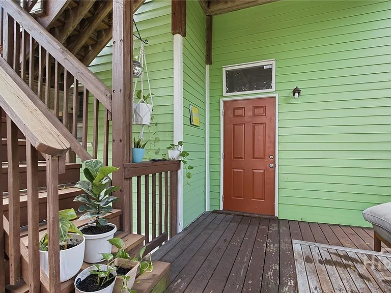 2308 Barnard St — Photo 23