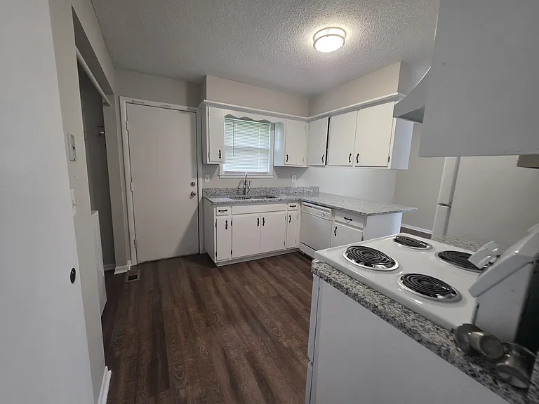 446 Grandview Ter #4 — Photo 6