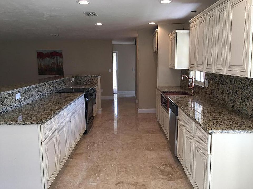1st image of 843 N Peninsula Dr