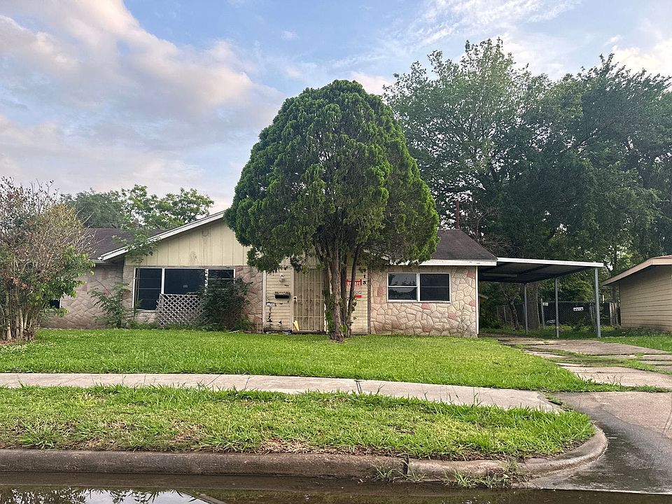 1st image of 913 Palmetto Dr