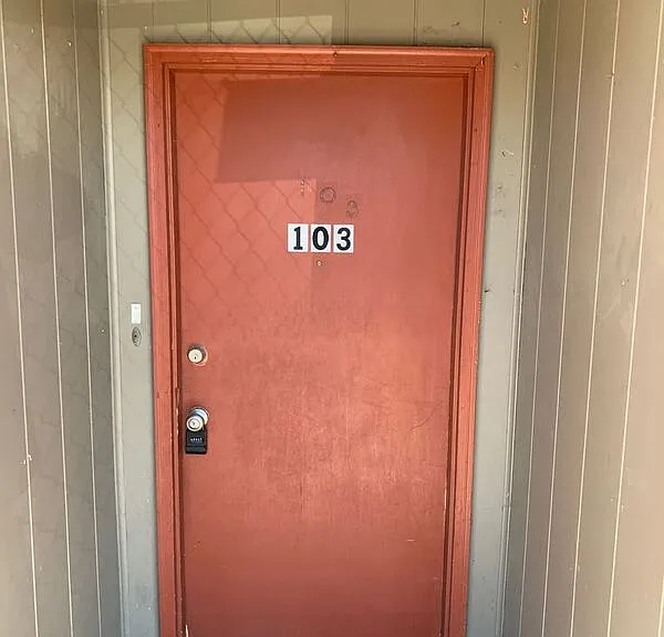 624 W Yakima St #103 — Photo 1