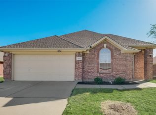 1311 Lake Forest Dr, Grand Prairie, TX 75052