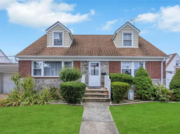 84-26 267th Street, Floral Park, NY 11001