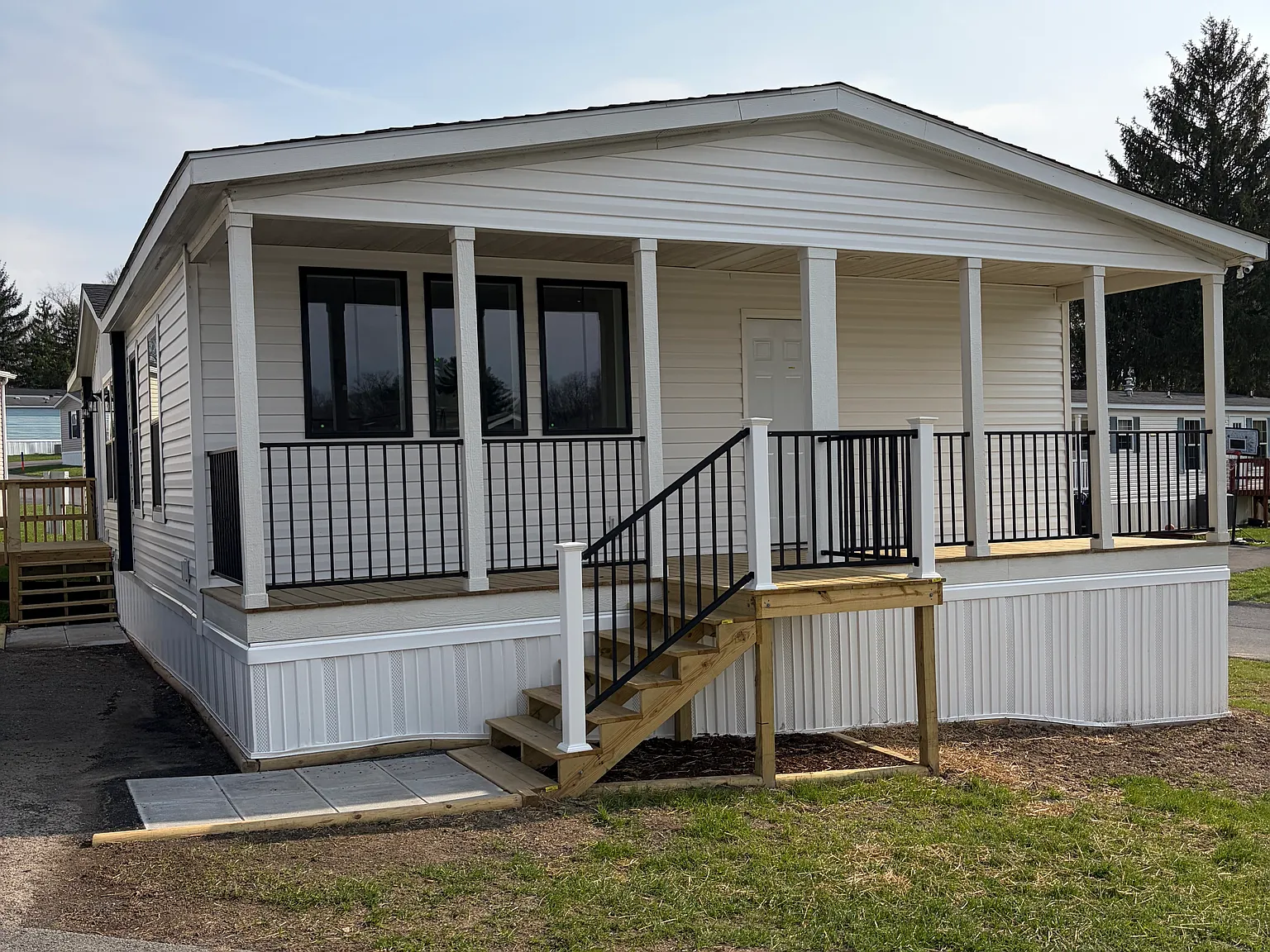 3 bed, 1280 sqft, $1,800 — Photo 1