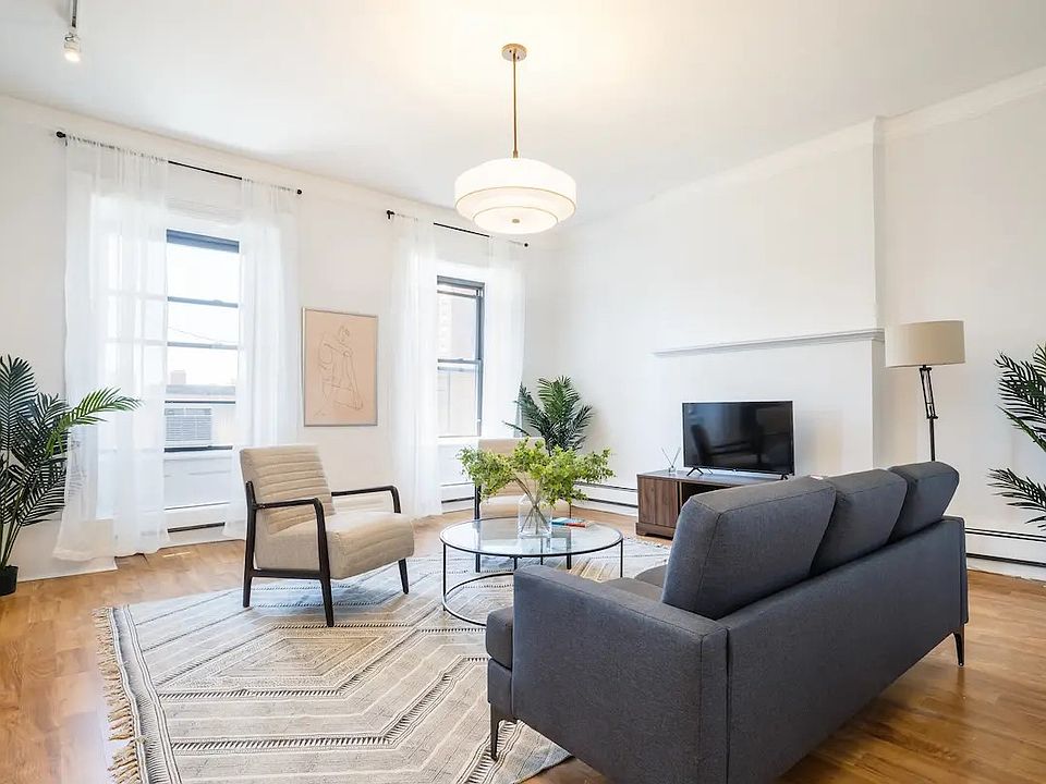 1st image of 245 W 135th St APT 2