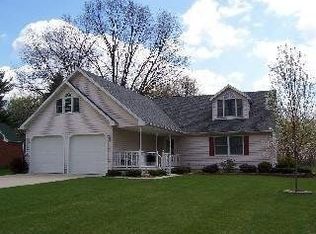 2072 Vivian Rd, Monroe, MI 48162