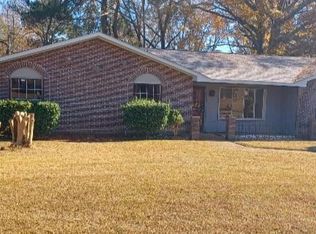 745 Woodlake Dr, Jackson, MS 39206