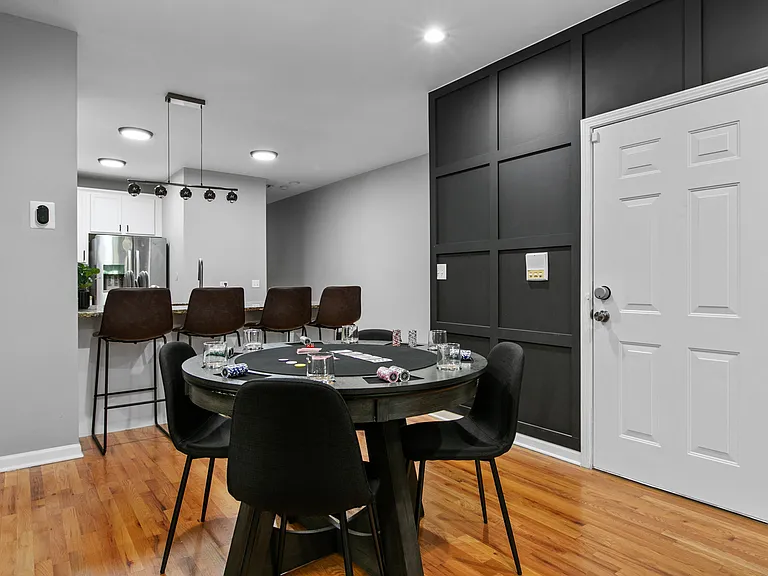 2249 W Monroe St #4 — Photo 9