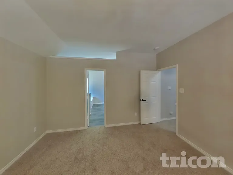 8401 Manchester Dr — Photo 8