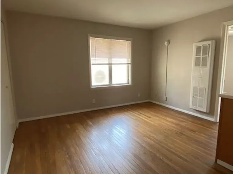 511 W University Ave — Photo 12