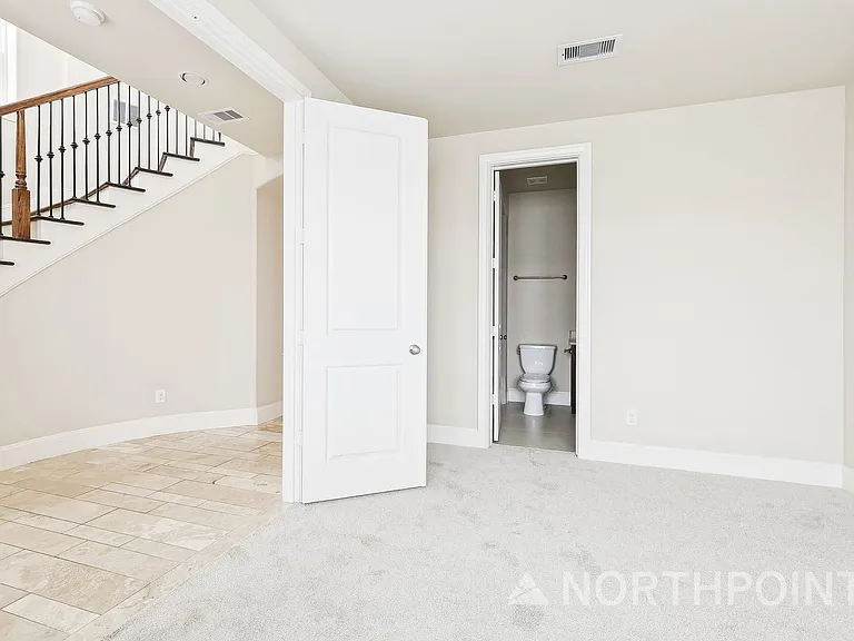 2710 Cohn Gdn — Photo 10