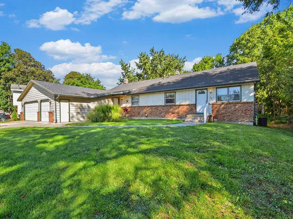 4860 Stauffer Ave SE, Kentwood, MI 49508