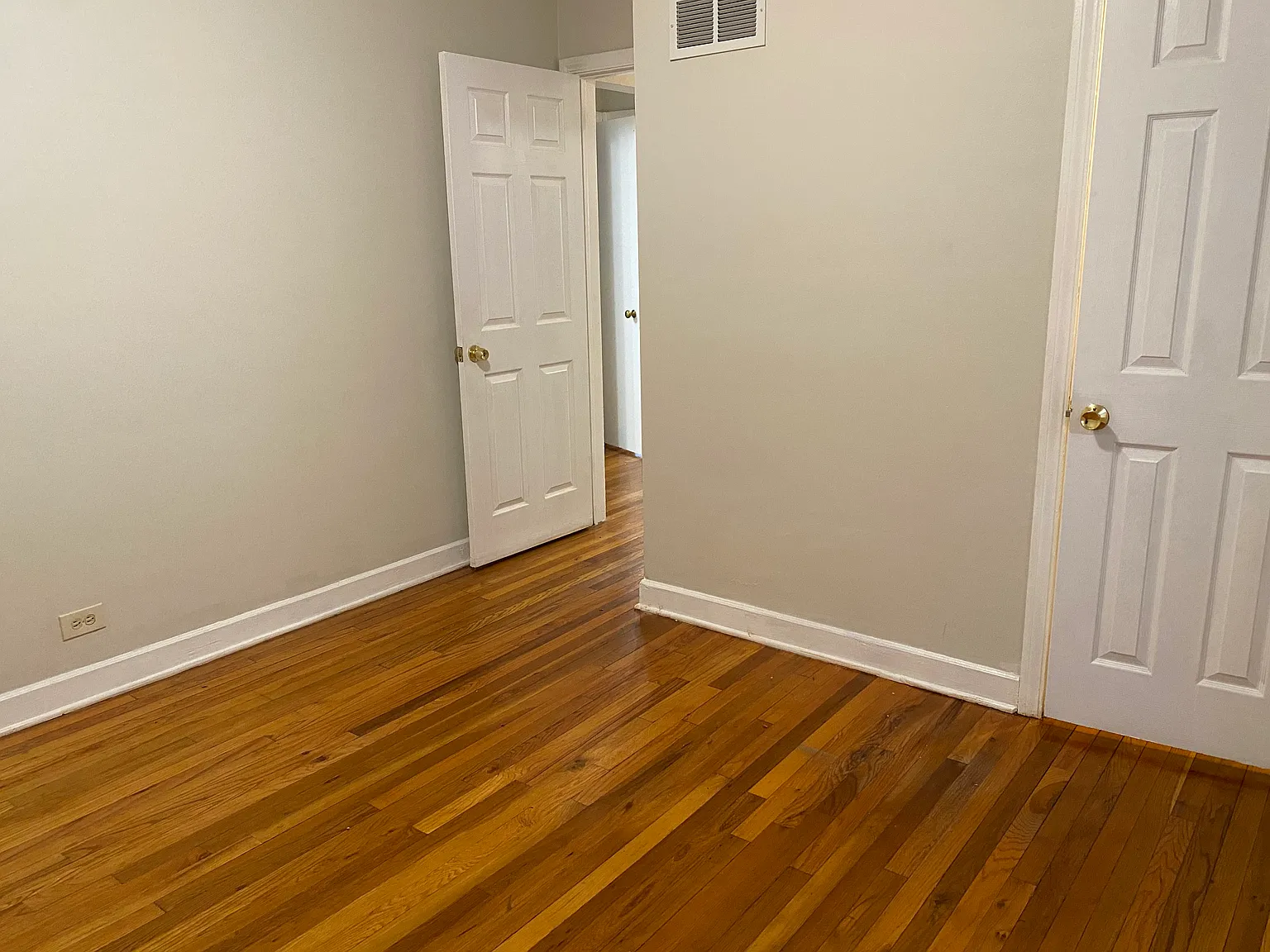 3 bed, 1200 sqft, $1,850 — Photo 3