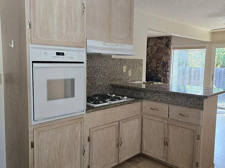 1428 Park Ave — Photo 12