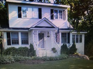 276 Waubun Dr, Fontana, WI 53125