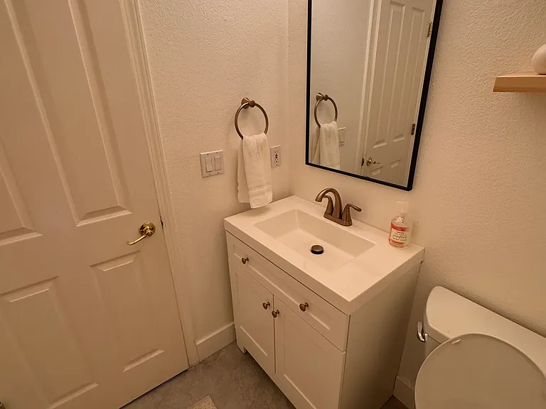 Albert Cir — Photo 17