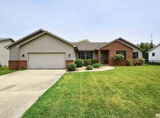 218 Prairie Grass Rd, Chatham, IL 62629