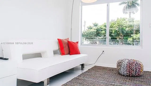 Elisa Condo — Photo 2