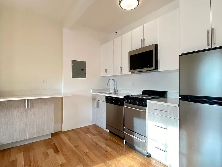 92 Charles St #5 — Photo 23