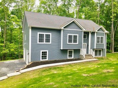 159 N Putt Corners Rd, New Paltz, NY, 12561