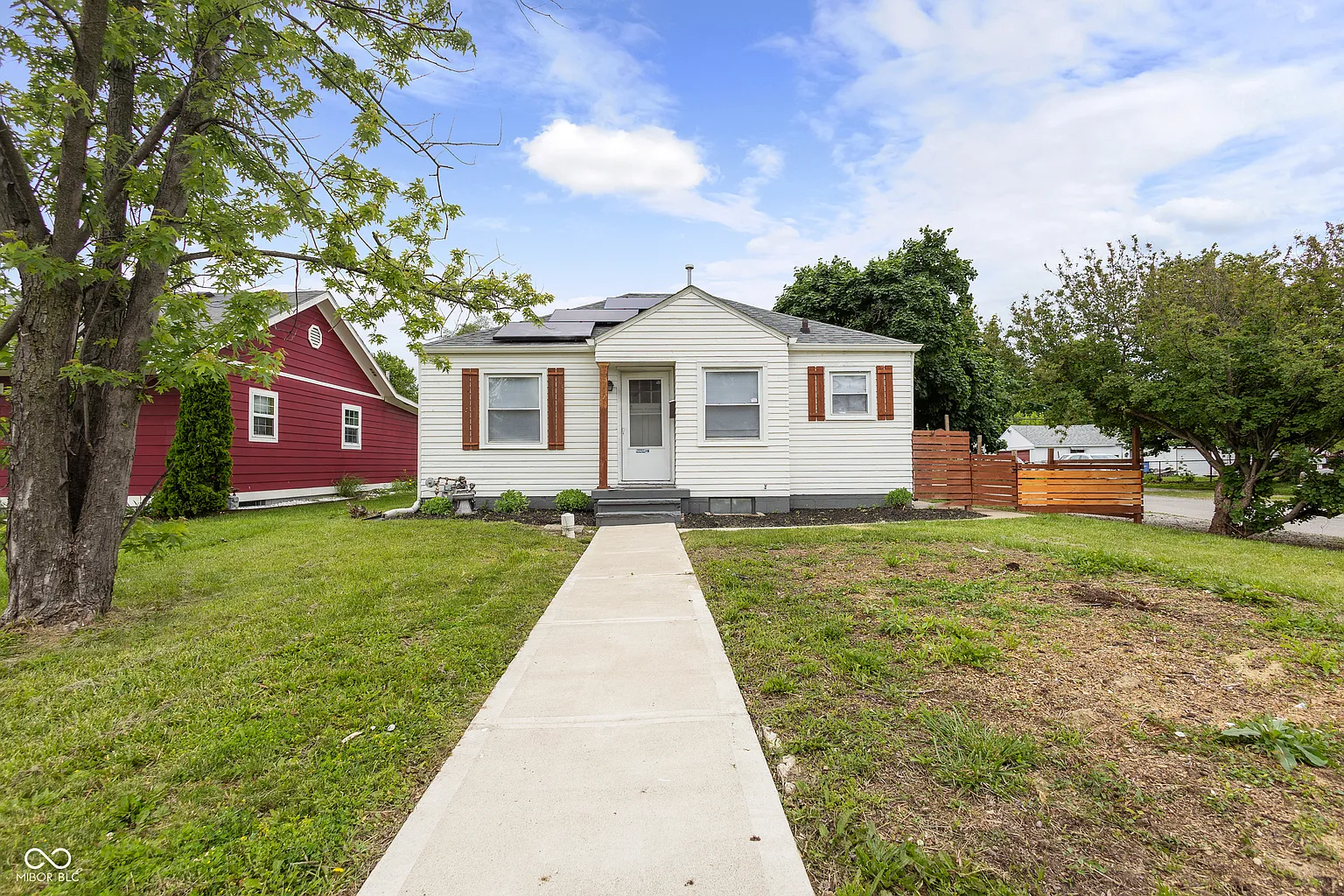 2164 E Raymond St photo 1