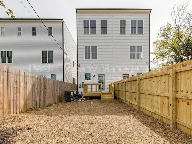 3204 Delaware Ave — Photo 37