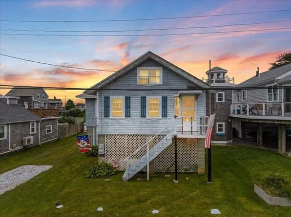 21 Channel St, Mattapoisett, MA 02739