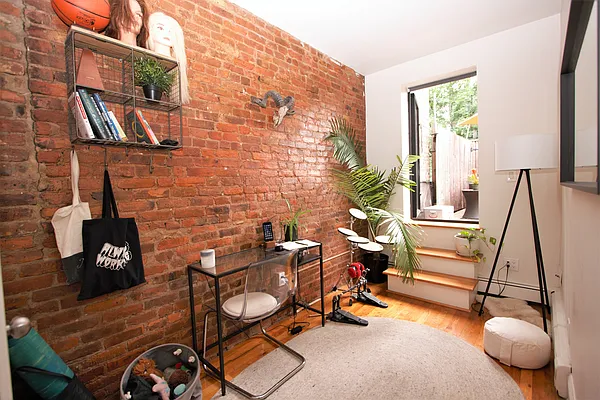 Rented by R New York | media 3