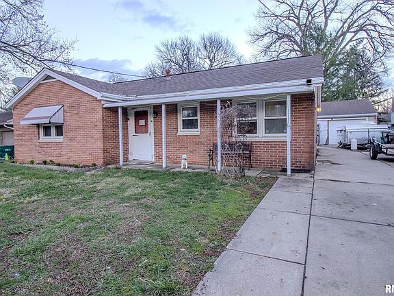 2nd image of 1308 N Autumn Ln