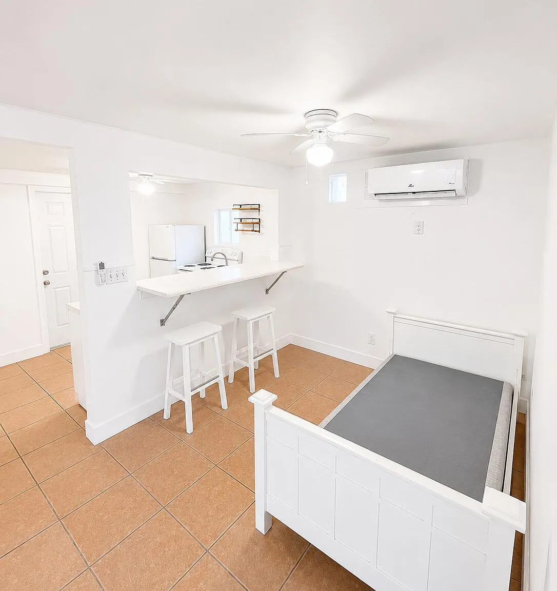 Studio, 1.0 bath, 360 sqft, $1,495 — Photo 1
