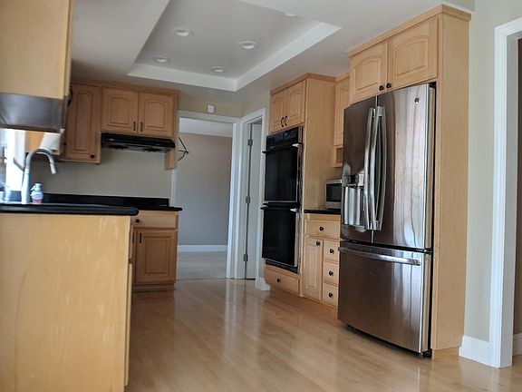 3rd image of 6678 Charter Oak Pl