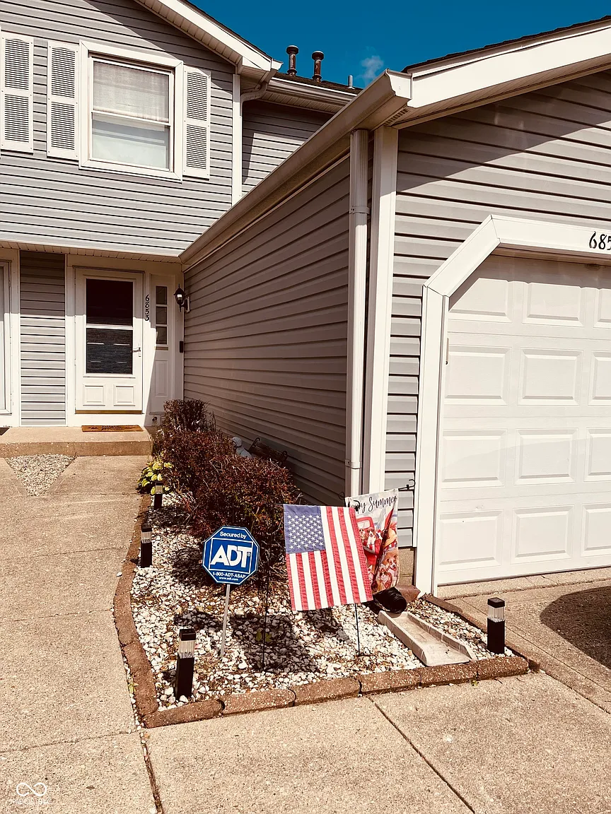 6853 Cross Key Dr photo 1