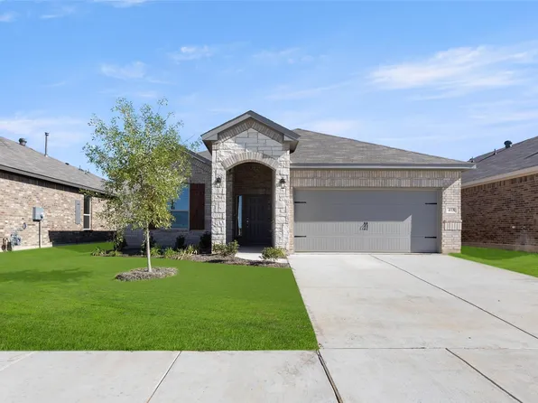 418 Comanche Dr, Cleburne, TX 76033