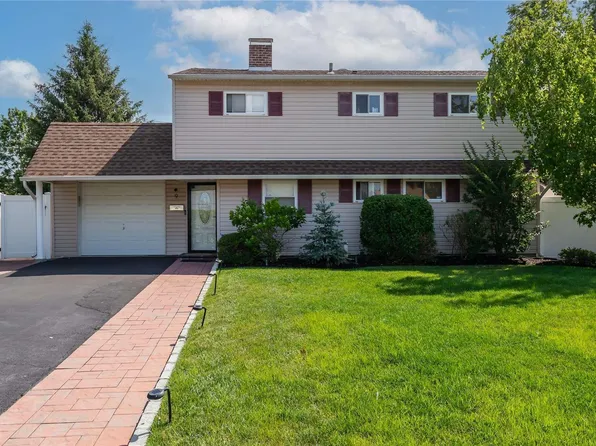 9 Foster Lane, Westbury, NY 11590