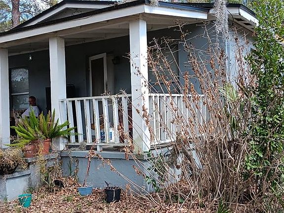 3rd image of 555-565 Lee Rd