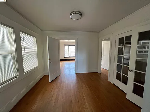 1727 Alcatraz Ave Photo 1