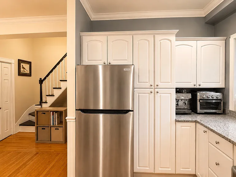 104 Elm St #2 — Photo 6