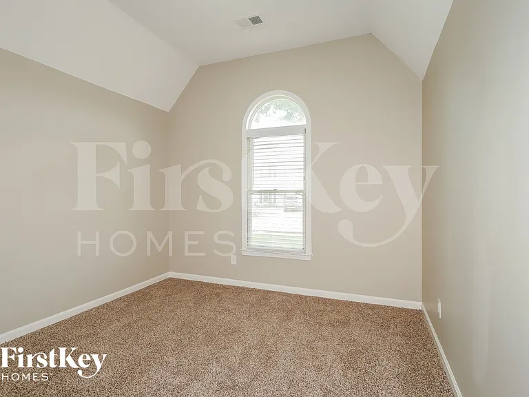 9344 Helmsley Dr — Photo 16