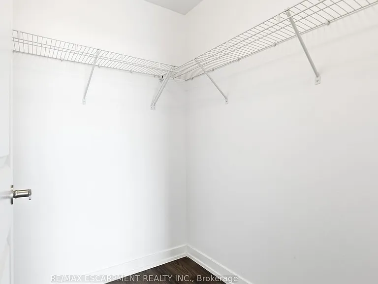 450 Dundas St E #1113 — Photo 37
