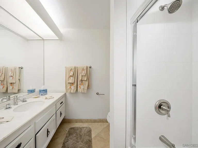 1820 Avenida Del Mundo #508 — Photo 20