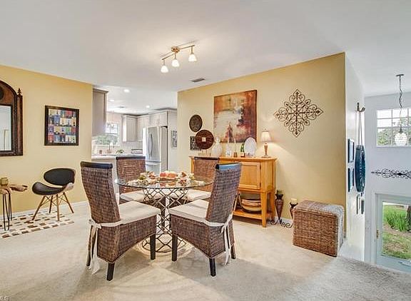 5th image of 173 Bristol Ln #202