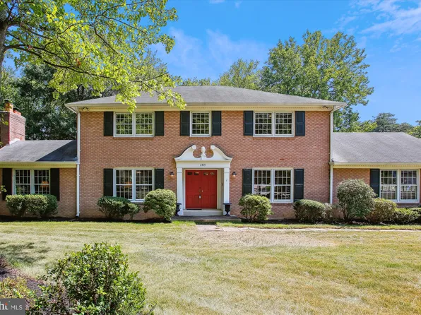 1715 Hollindale Dr, Alexandria, VA 22306