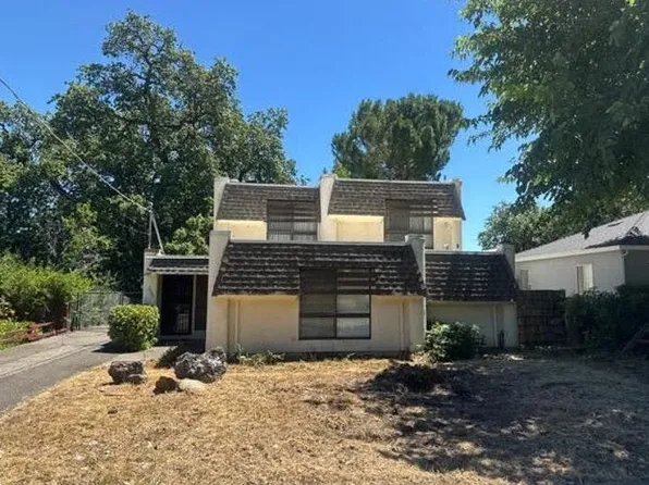 2045 Canal Dr, Redding, CA 96001
