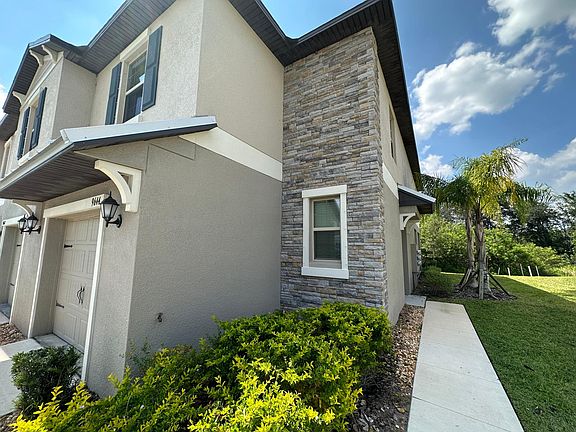 3rd image of 9464 Pembrooke Pines Dr