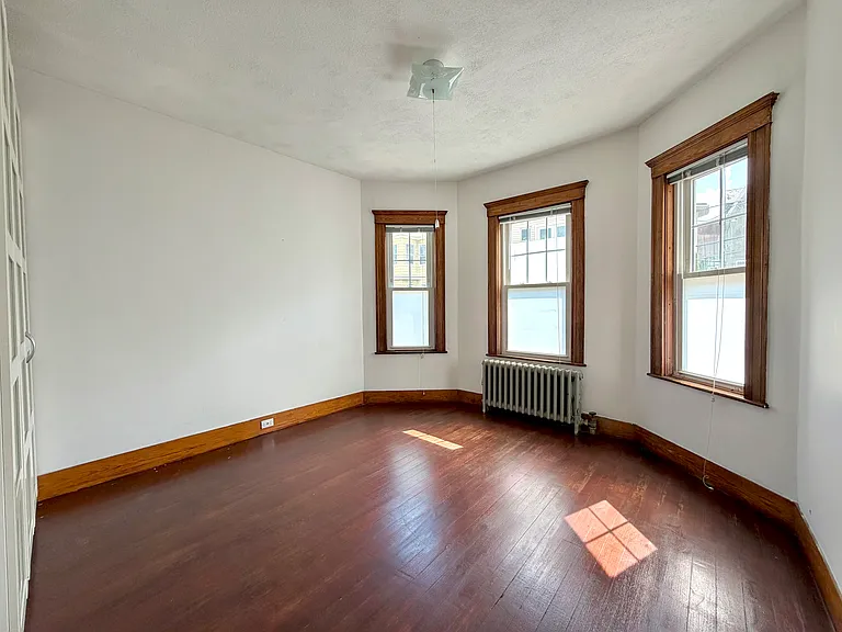 8 Douglas Ave #2 — Photo 22