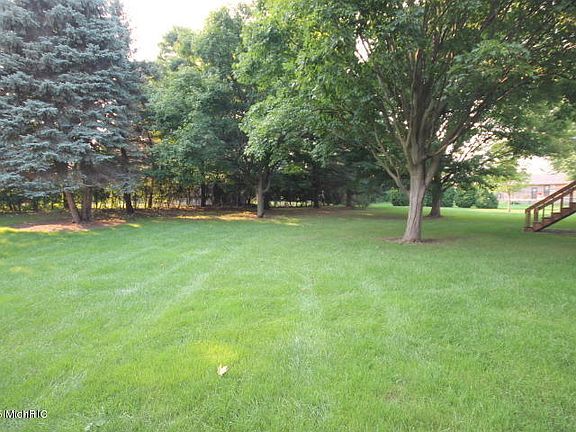 5th image of 7419 Pinegrove Ct #116
