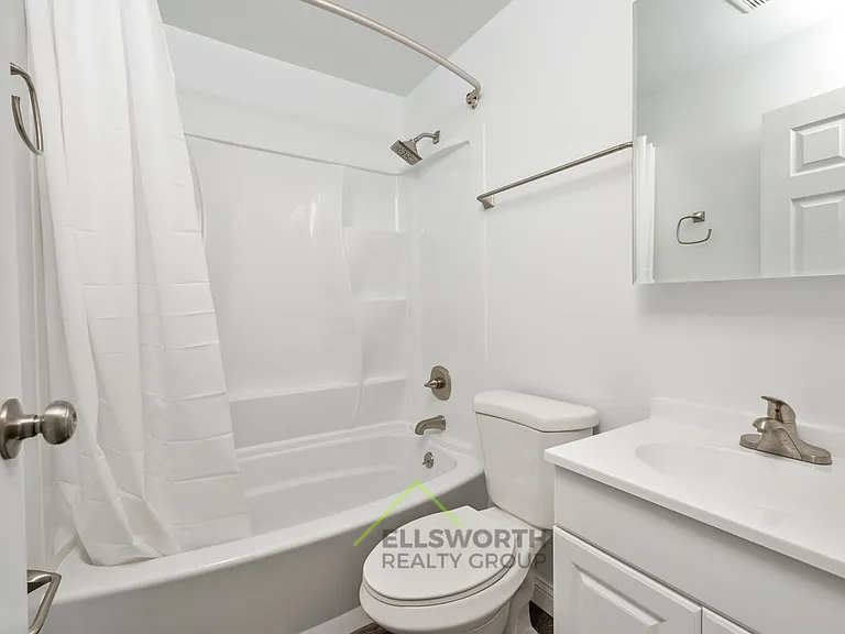 2208 Lawn Ave #2 — Photo 6