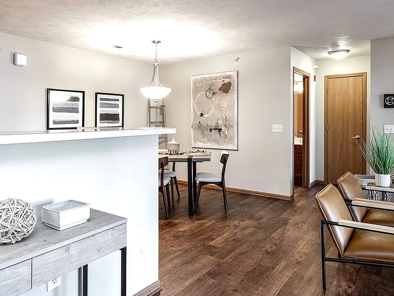 Tiburon View Apartments — Photo 4